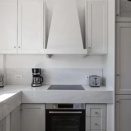 Fos Apartment